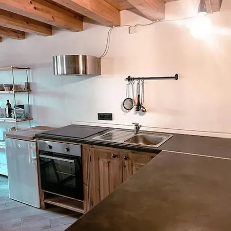 La Petite Croix Apartment *