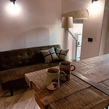 La Petite Croix Apartment *